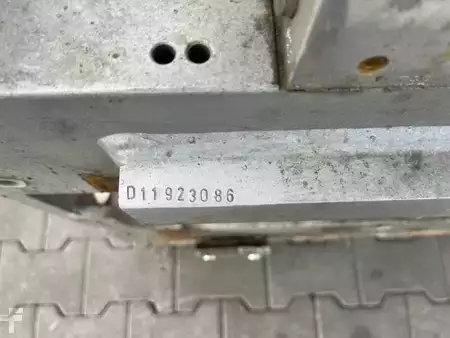 Karton klammer, fast arm 2019  Durwen UKK 25-PSD-E (6)