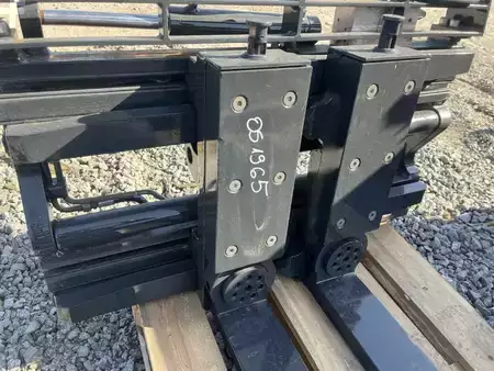 Positionneur de fourches 2017  Durwen DGK 20-S (10)