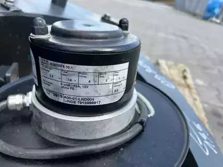 Čelisti na papírové role otočná o 360° 2014  Kaup 1T458S (7)