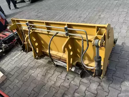 Příslušenství  [div] Hydraulic bucket 1800 mm (4)
