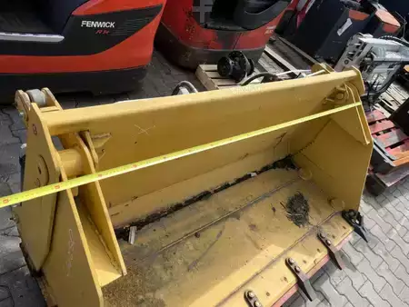 Příslušenství  [div] Hydraulic bucket 1800 mm (5)