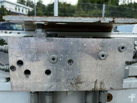 Bale clamp 2013  Cascade 170G-PBS-C033 R1 (13)