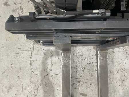 Positionneur de fourches 2019  Durwen ZVP 30-S (9)