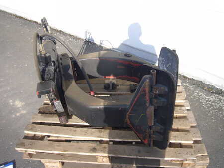 Čelisti na papírové role otočná o 360° 1989 Meyer 5-2201 (3)