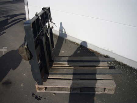 Pozicionér vidlic s bočním posuvem 1999 Cascade 100F-FPS-693 (1)