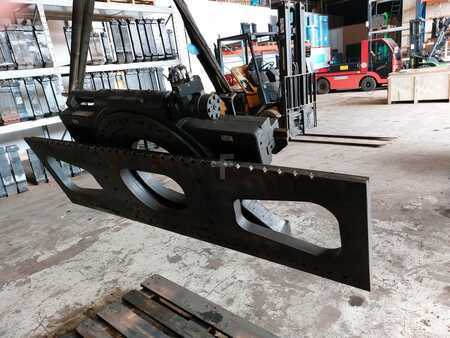 Otočné zařízení 2011 Durwen DG45S (2)