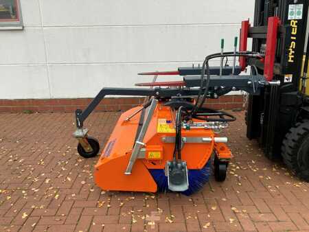 Kehrmaschine 2024 Tuchel Sweep PLUS 590 - 150 Pro (2)