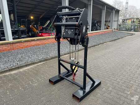 Hydraulische lier 2014  Manitou Seilwinde 3000 kg (5)