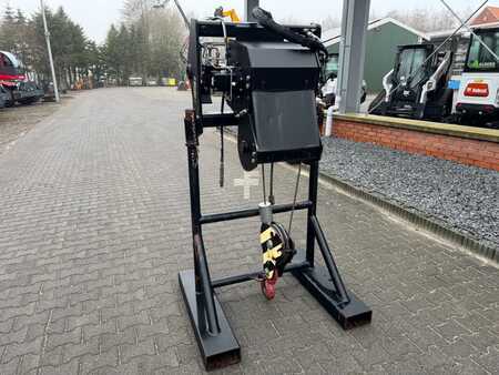 Hydraulische lier 2014  Manitou Seilwinde 3000 kg (8)