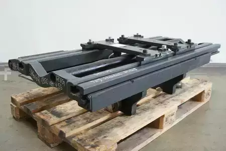 Positionneur de fourches à déplacement latéral 2018  Kaup KAUP 4,8T466BI, Breite 1350 mm (1)