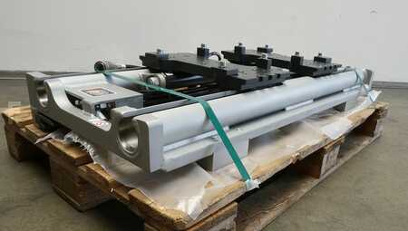 Positionneur de fourches à déplacement latéral 2023  Durwen RZV 25 S B=1150 mm (1)