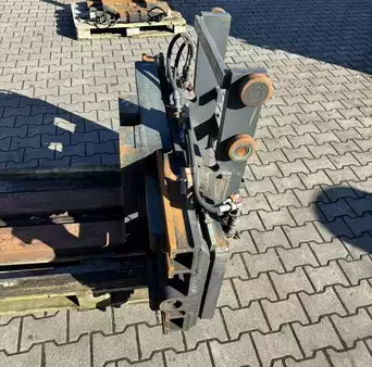 Sivusiirto-asetinlaite 2013  Kaup 4.5T411AZ (2)