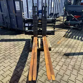 Garfo-palete-duplo  2022  Kaup 4T429C-4S (1)