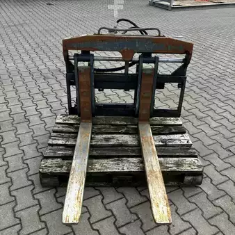 Fork adjustment equipment with sideshift - Linde IZVG (1)
