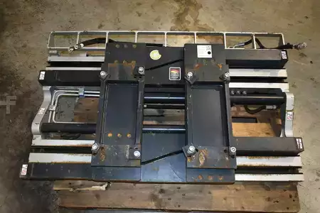 Equipamento de ajuste dos garfos com deslocamento lateral 2025  Durwen ZVP 48-AS, Breite 1350 mm (3)