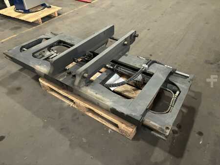 Pozycjoner wideł 2016  Kaup 8T 466BI integriert (1)