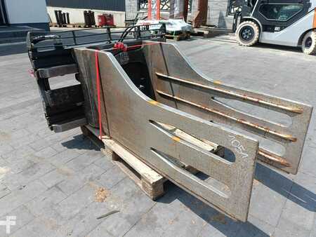 Bale clamp 2021  Durwen PBK 45 (1)