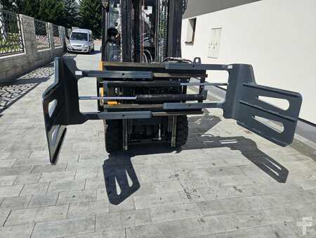 Bale clamp 2011  Kaup 2T413 (5)