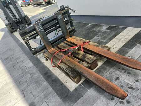 Posizionatore forche con traslatore integrato 2019  Kaup 2.5T411Z (1)