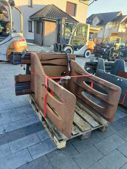 Bale clamp - Cascade 64G-WCS (1)