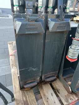 Hydraulic Telescopic Fork Arms 2019  Griptech-Kooi RG4-25-800-400 (4)