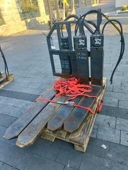 Hydraulic Telescopic Fork Arms 2020  Griptech-Kooi RG4-25-1350-1000 (2)