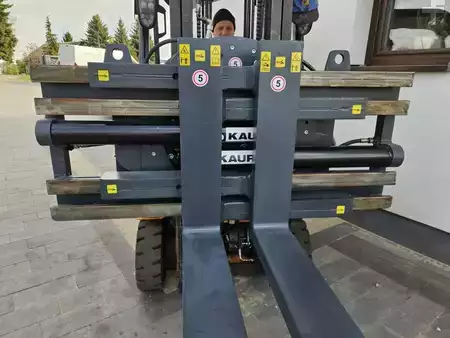 Positionneur de fourches rotatif 2025  Kaup 4.8T451 (3)