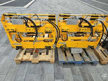 Fork adjustment equipment with sideshift 2013  Durwen ZVP 25 (6)