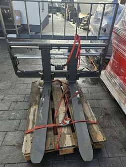 Dispositivo de ajuste horquillas con desplazamiento lateral - E-L-M 3-IFPF 35  1400 (1)