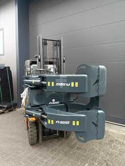 Papirtekercs fogó 180 fokkal forgatható , kettéosztott kar 2013  Bolzoni AR-40RJ-16 (1)