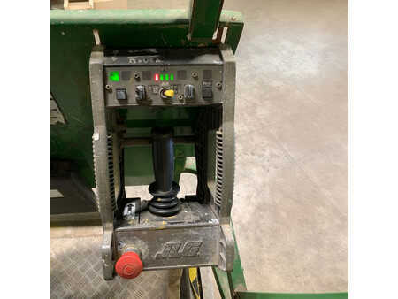 *** Autres *** 2006  JLG 3246ES (7)