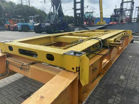 *** other devices ***  Kalmar 20 and 40 `Topspreader (2)