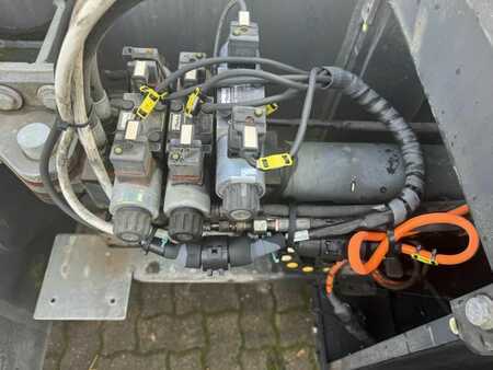 ***outros ***  2004  [div] 817-8729 (8)