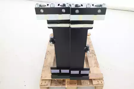 Equipamento de ajuste dos garfos com deslocamento lateral - ELM Kragelund 6IGGS 50 (2)