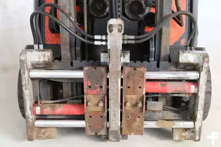 Equipamento de ajuste dos garfos com deslocamento lateral 2017  Durwen WZV 25 (2)