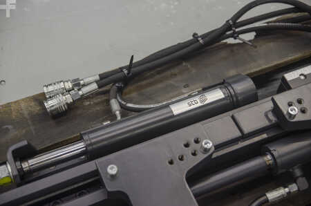 Fork adjustment equipment with sideshift  Stabau S11-ZVP25-S (4)