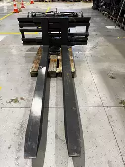 Chwytak widłowy 2019  Kaup 4.5T411 (1)