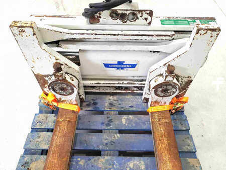 ***outros ***  2000  Cascade 25D TMB A502 (6)