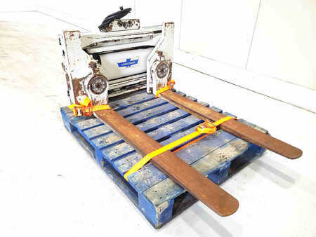 ***outros ***  2000  Cascade 25D TMB A502 (7)