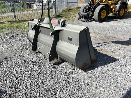 Accesorios 2021  [div] Sennebogen Schaufel 340 (8)