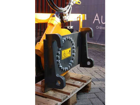 *** Pozostałe *** 2025  Giant  (12)