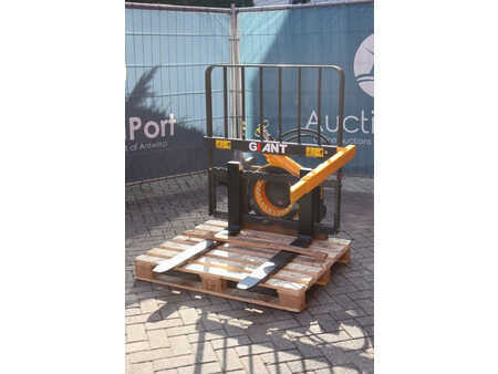 *** Pozostałe *** 2025  Giant  (3)
