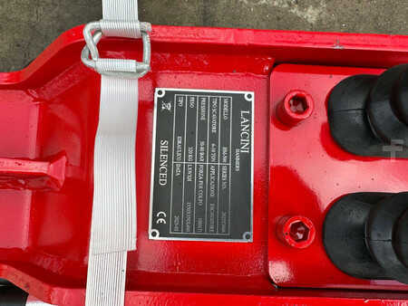 *** Overige *** 2025  Lancia HM500 (8)