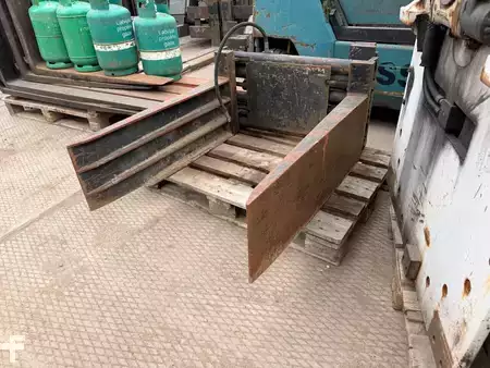 Čelisti na balíky - Forklift Attachment FEM 2A (2)
