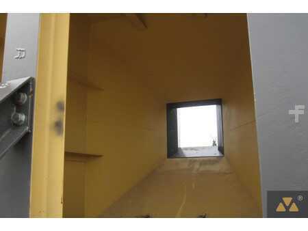 *** Otros *** 2015  Delta Mobile surge hopper (12)