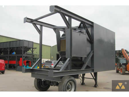 *** Otros *** 2015  Delta Mobile surge hopper (2)