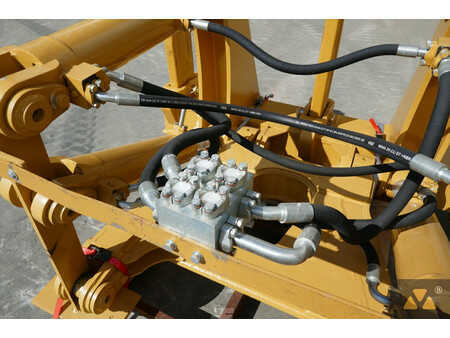*** Ostatní *** - Caterpillar D7E Ripper (11)