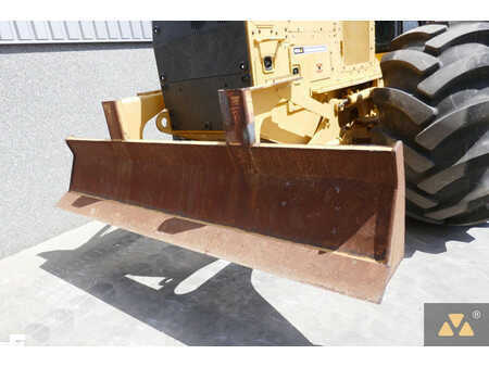 Caterpillar Skidder blade