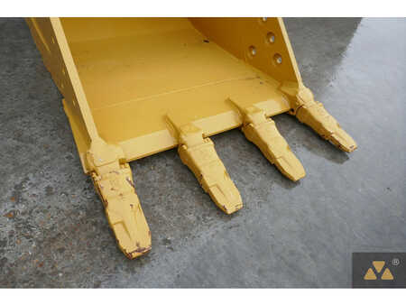*** other devices ***  Caterpillar 320 Bucket (7)