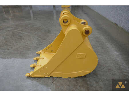 *** other devices ***  Caterpillar 320 Bucket (4)